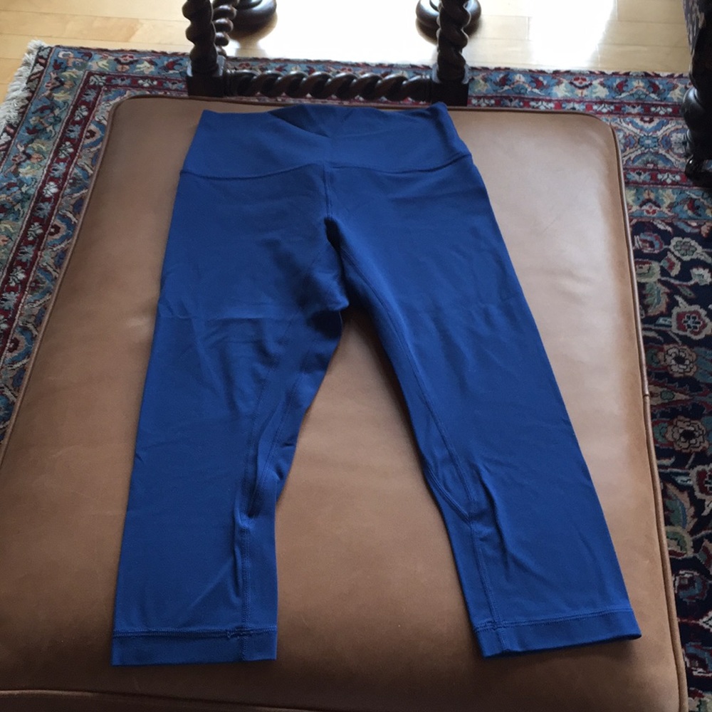 Lululemon align crops